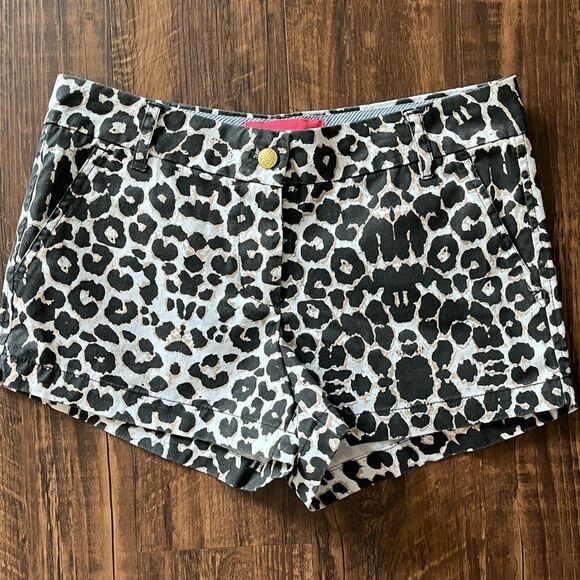 Macbeth Collection by Margaret Josephs Animal Print Shorts size S - Picture 1 of 3